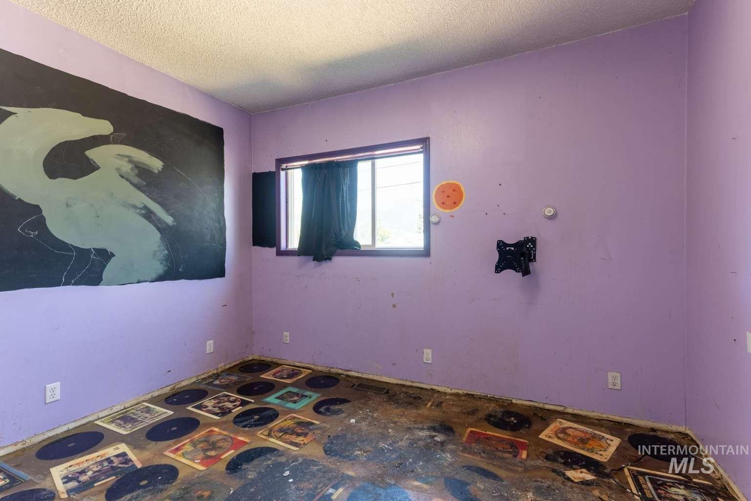 621 Teddy Ave Property Photo 8
