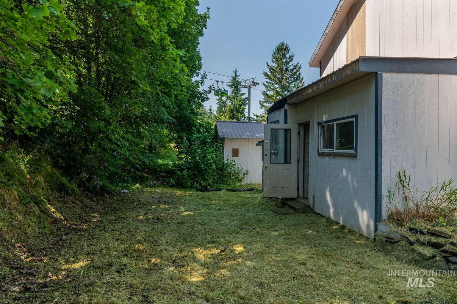 621 Teddy Ave Property Photo 23