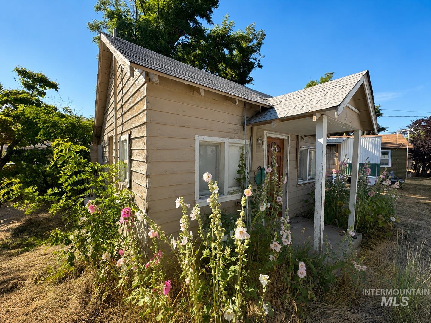523 Highway 55 Property Photo 3