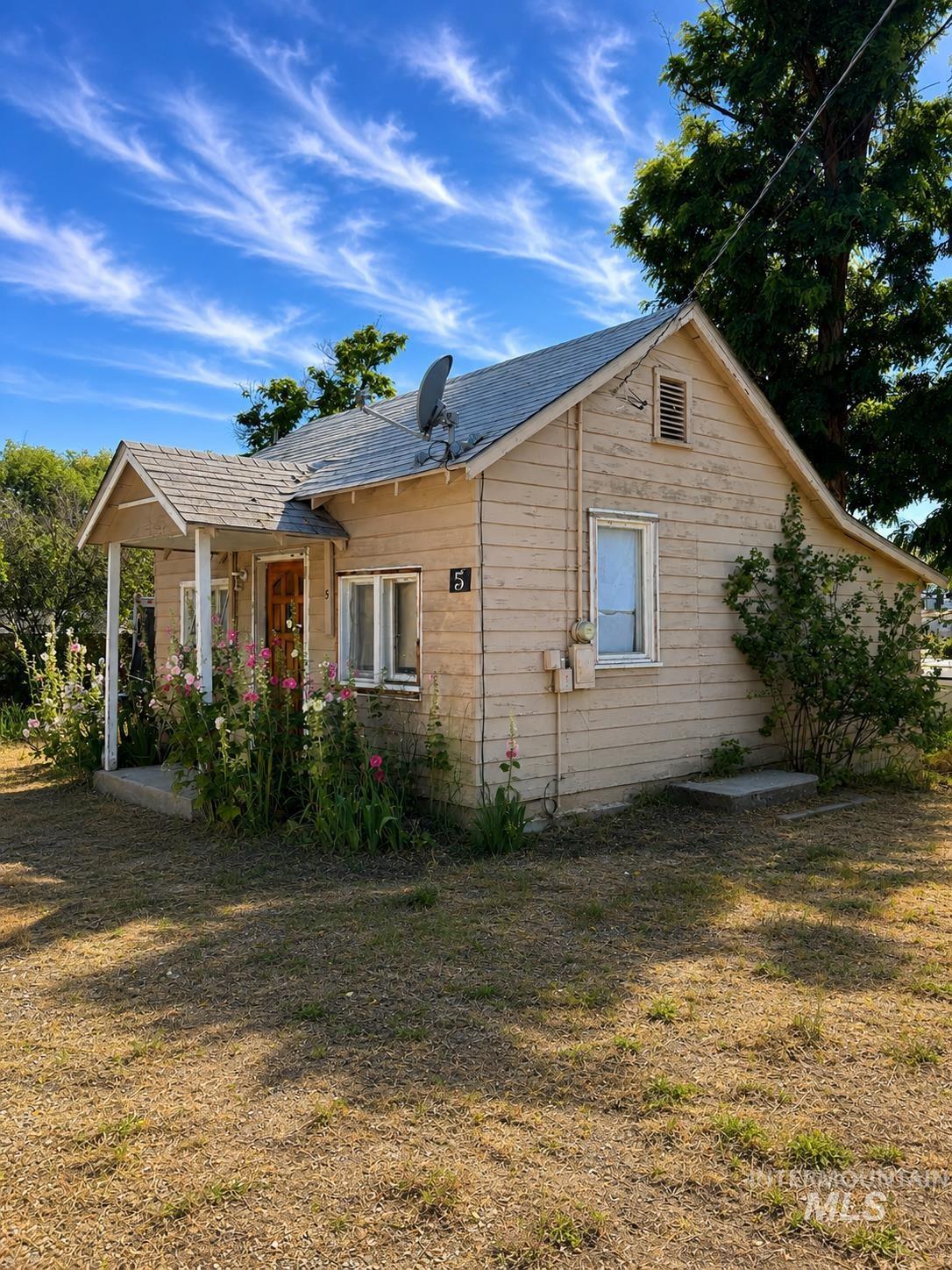 523 Highway 55 Property Photo 4