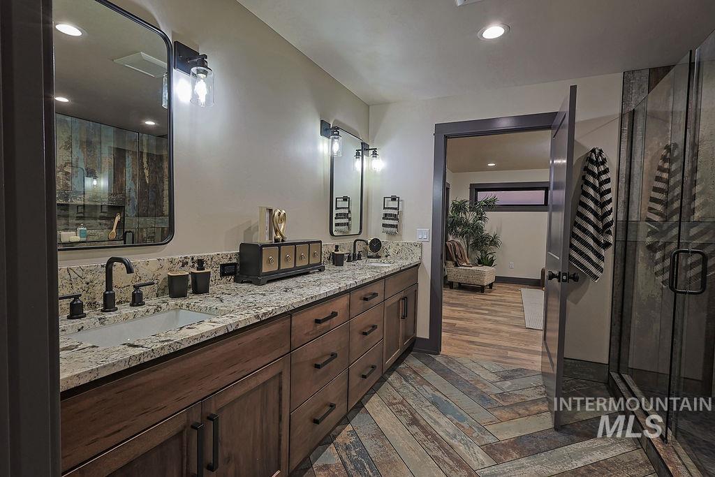 427 E 300 N Property Photo 23