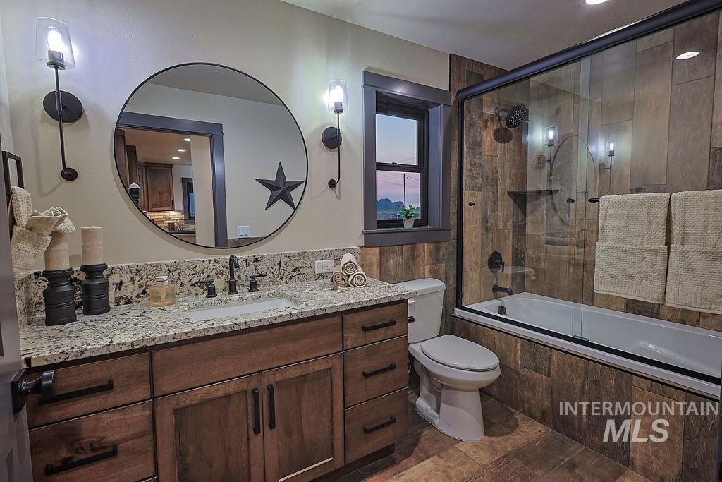 427 E 300 N Property Photo 28