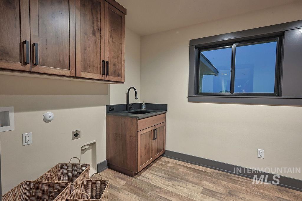 427 E 300 N Property Photo 32