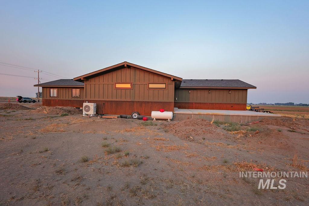 427 E 300 N Property Photo 35