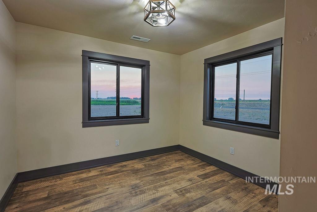 427 E 300 N Property Photo 43