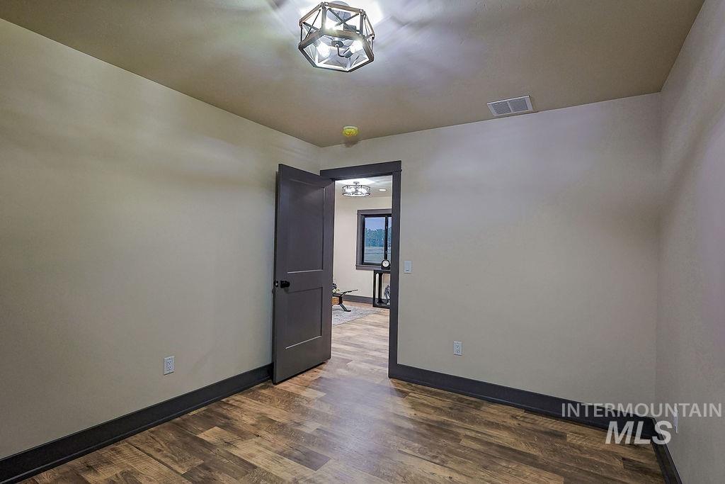 427 E 300 N Property Photo 46