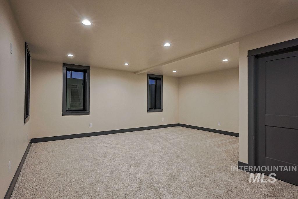 427 E 300 N Property Photo 47