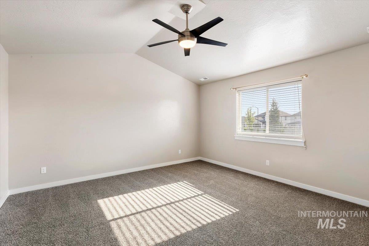 5062 N Maplestone Ave Property Photo 6