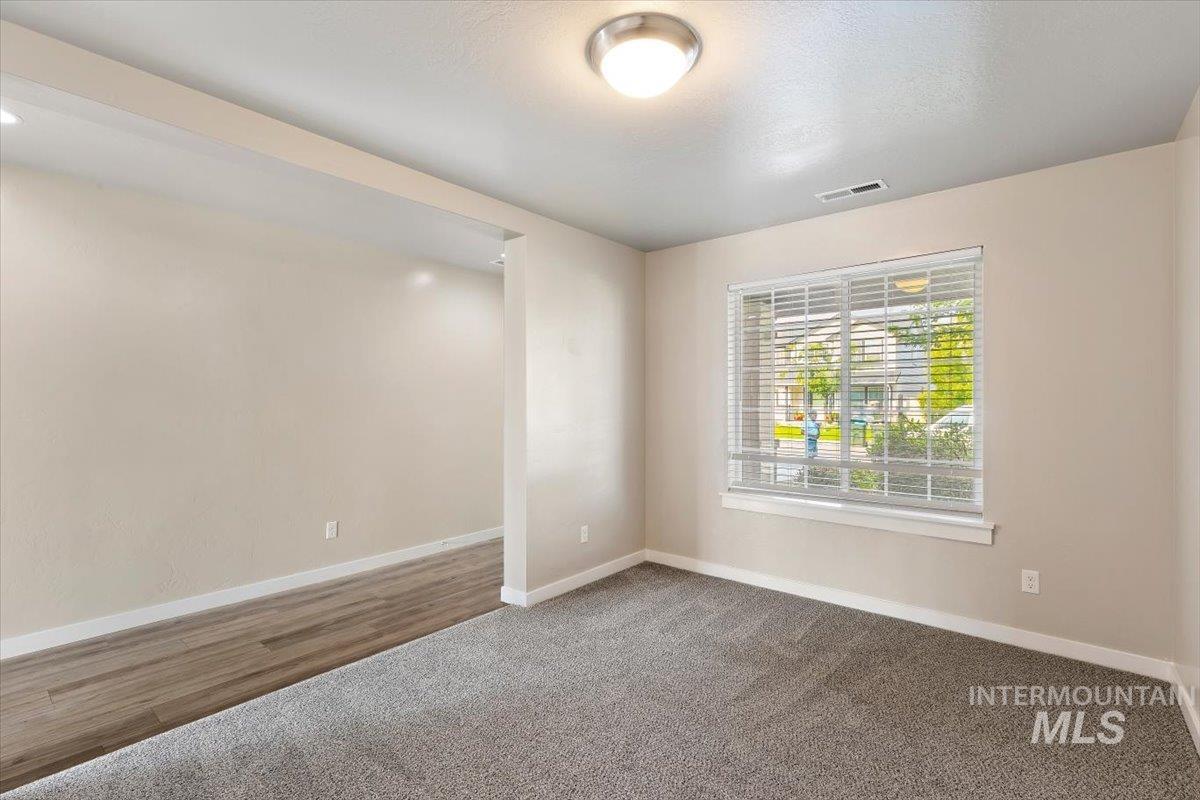 5062 N Maplestone Ave Property Photo 18