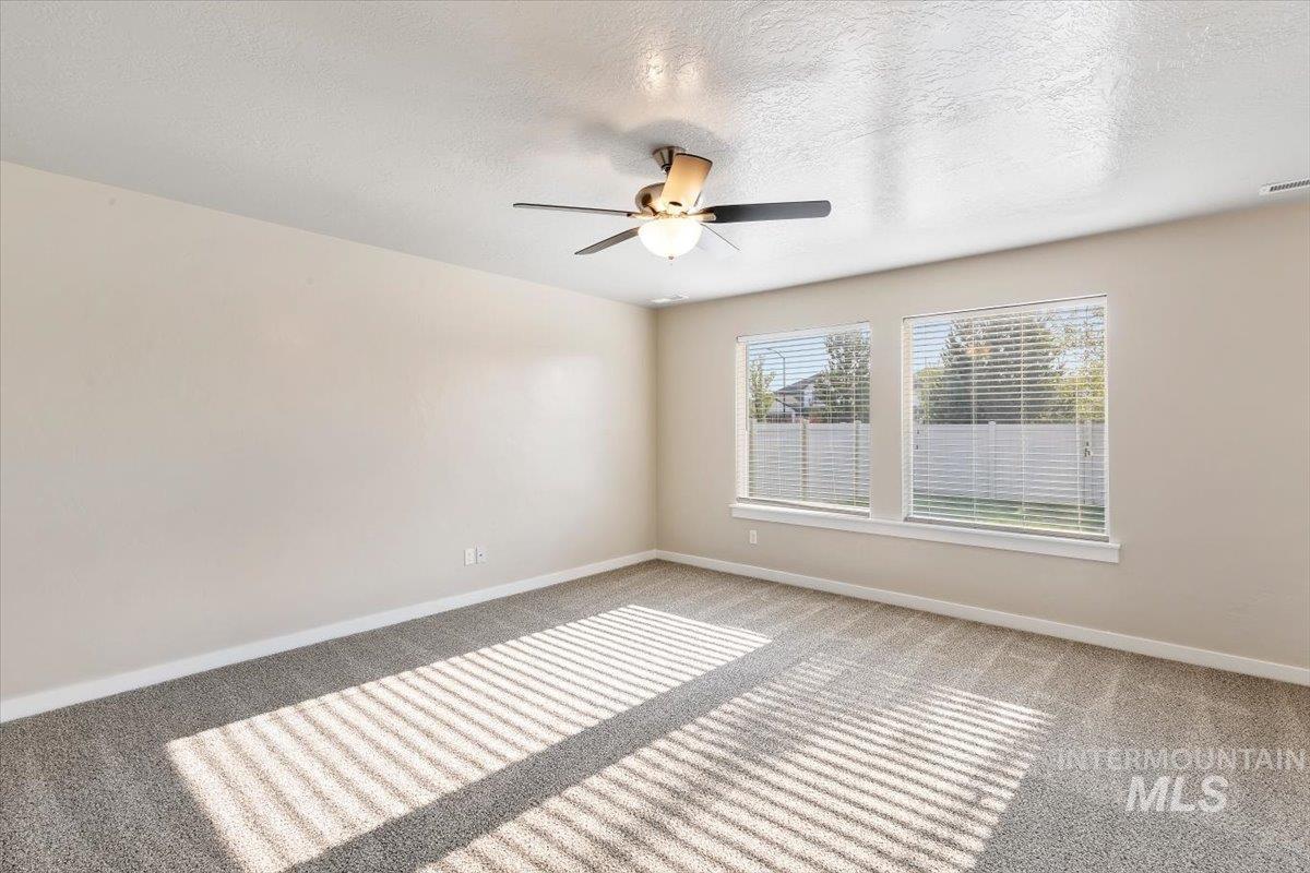 5062 N Maplestone Ave Property Photo 19