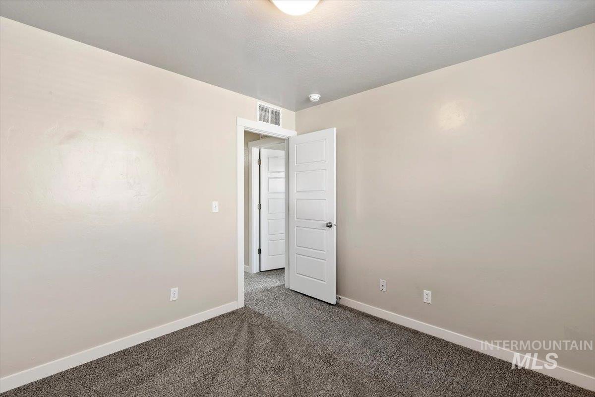 5062 N Maplestone Ave Property Photo 23
