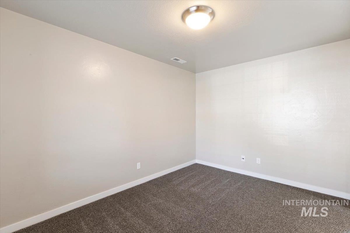 5062 N Maplestone Ave Property Photo 26