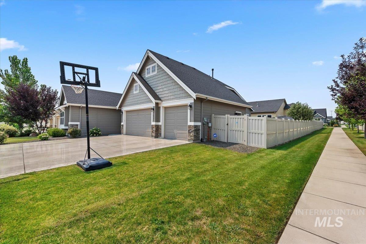 1653 Shoal Point Ave Property Photo 45