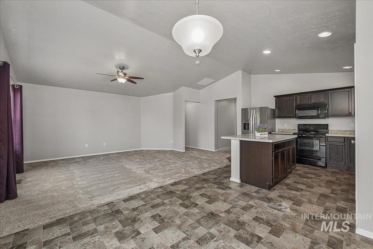 11742 Wilmington St Property Photo 6