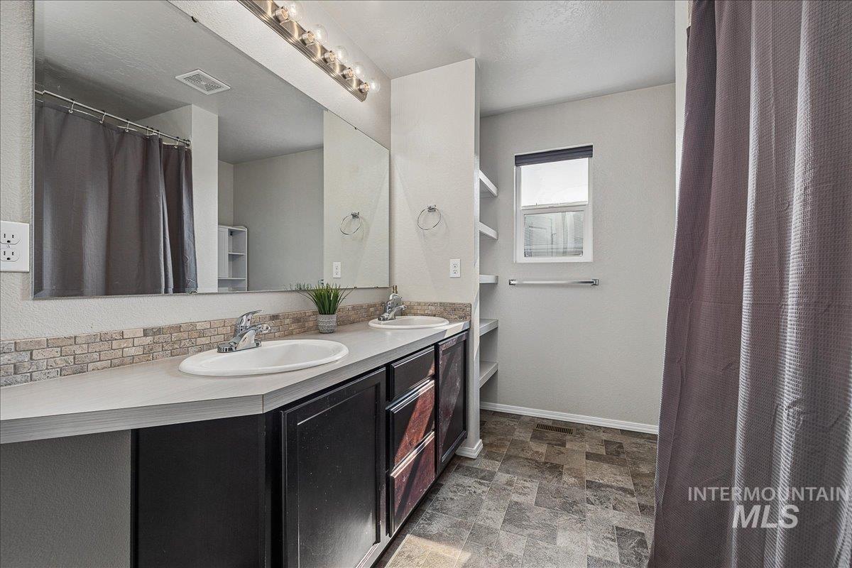 11742 Wilmington St Property Photo 14