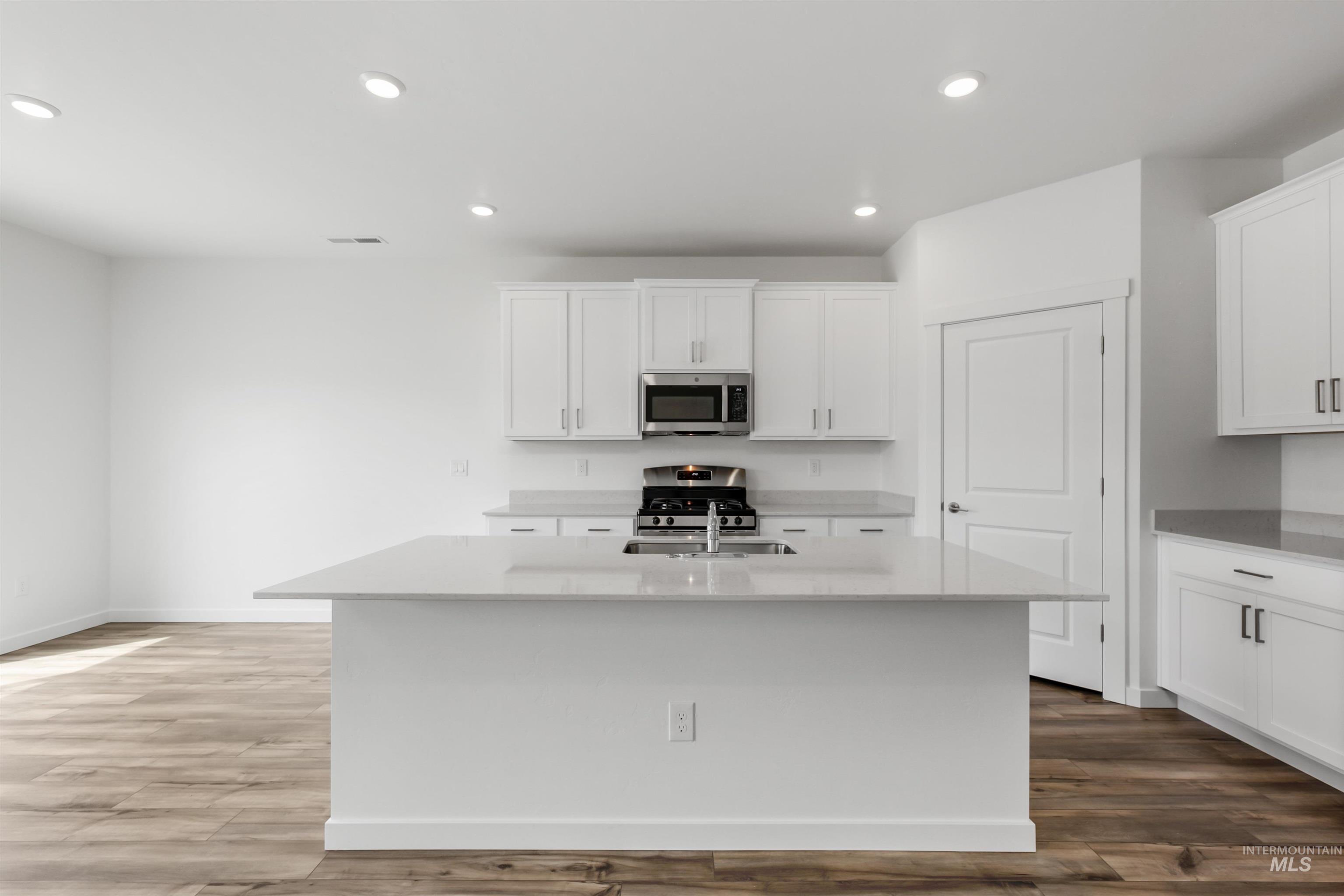 15133 Aviaticus Way Property Photo 4