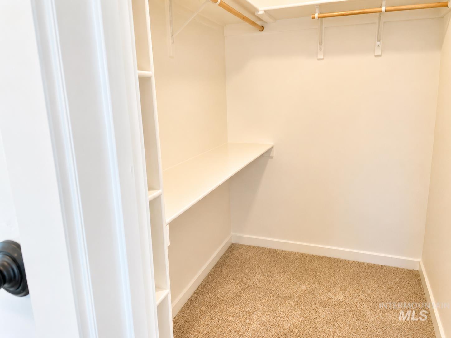 988 Kenbrook Loop Property Photo 12