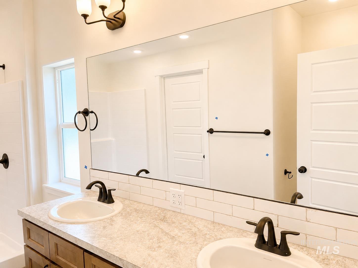 988 Kenbrook Loop Property Photo 14