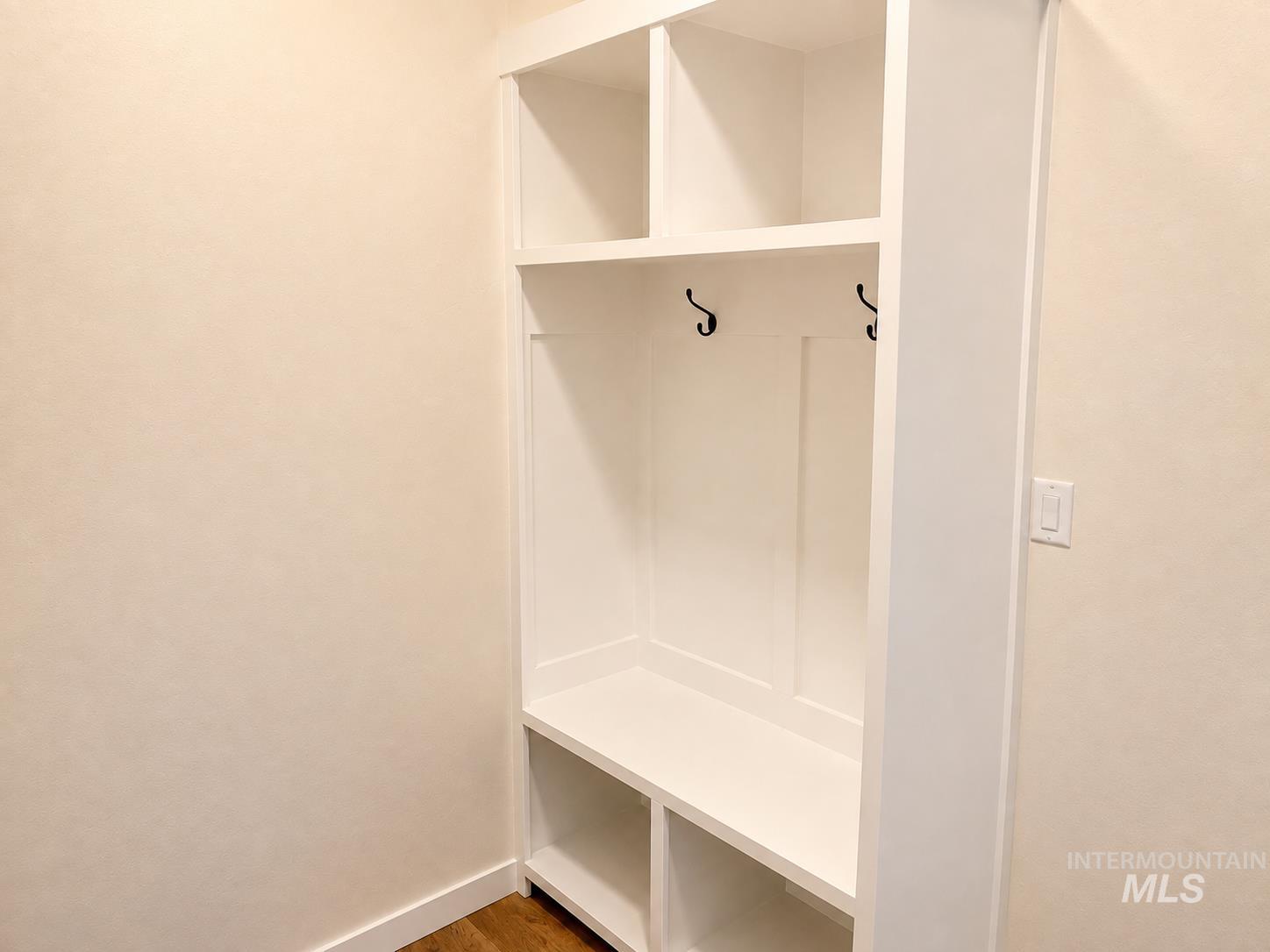 988 Kenbrook Loop Property Photo 18