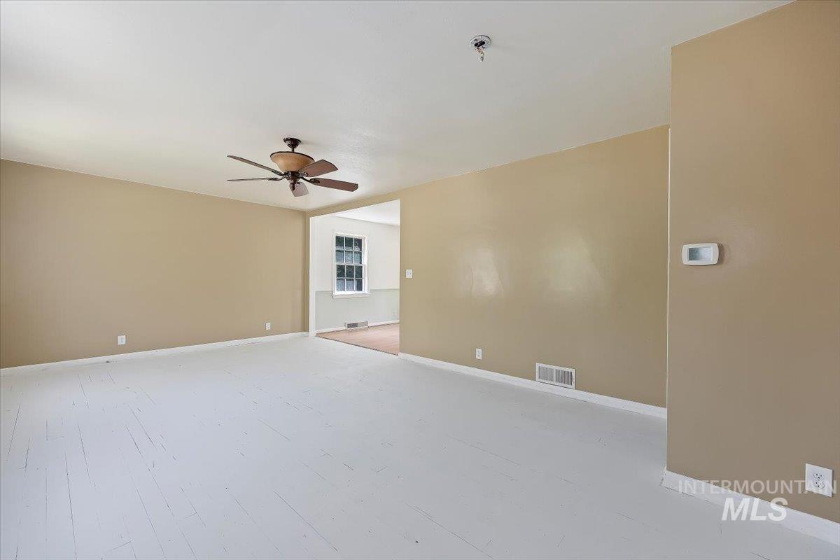 1530 9th Ave. East Property Photo 4