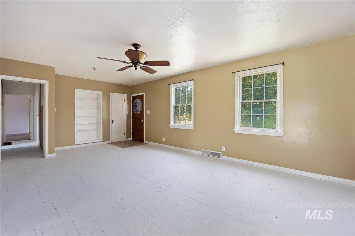 1530 9th Ave. East Property Photo 5
