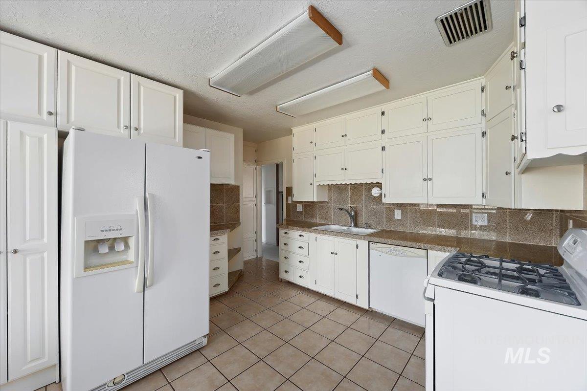 1530 9th Ave. East Property Photo 12
