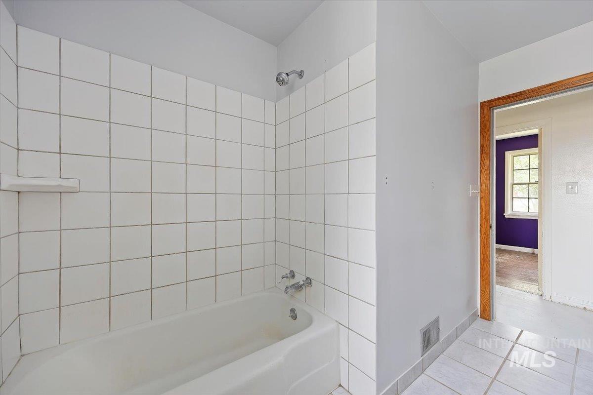 1530 9th Ave. East Property Photo 18