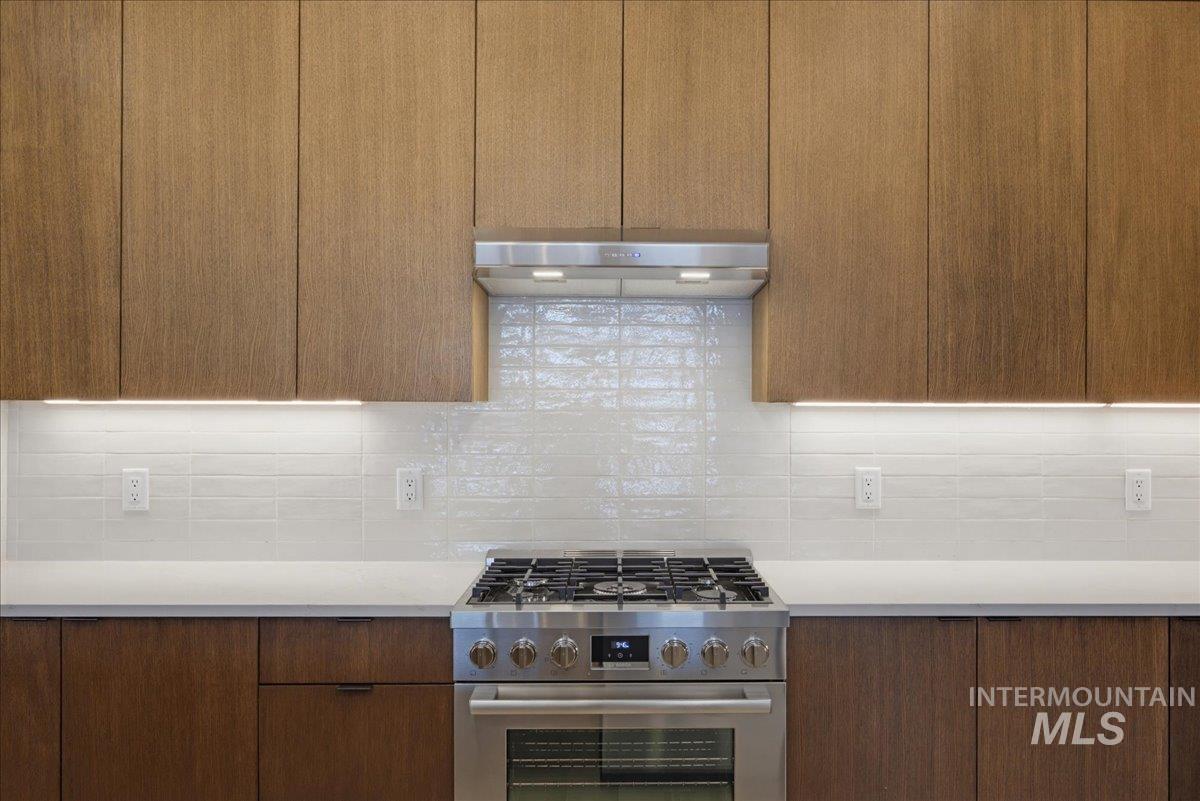 55 E State St Property Photo 10