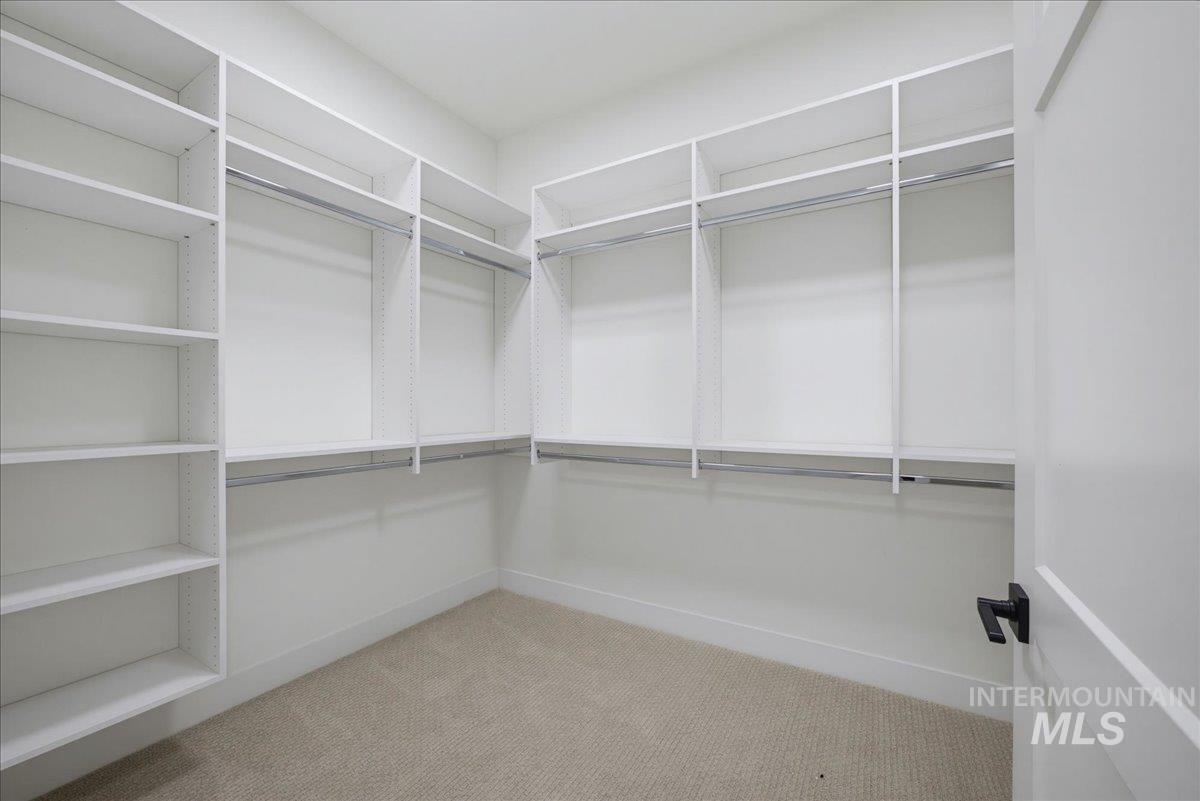 55 E State St Property Photo 16