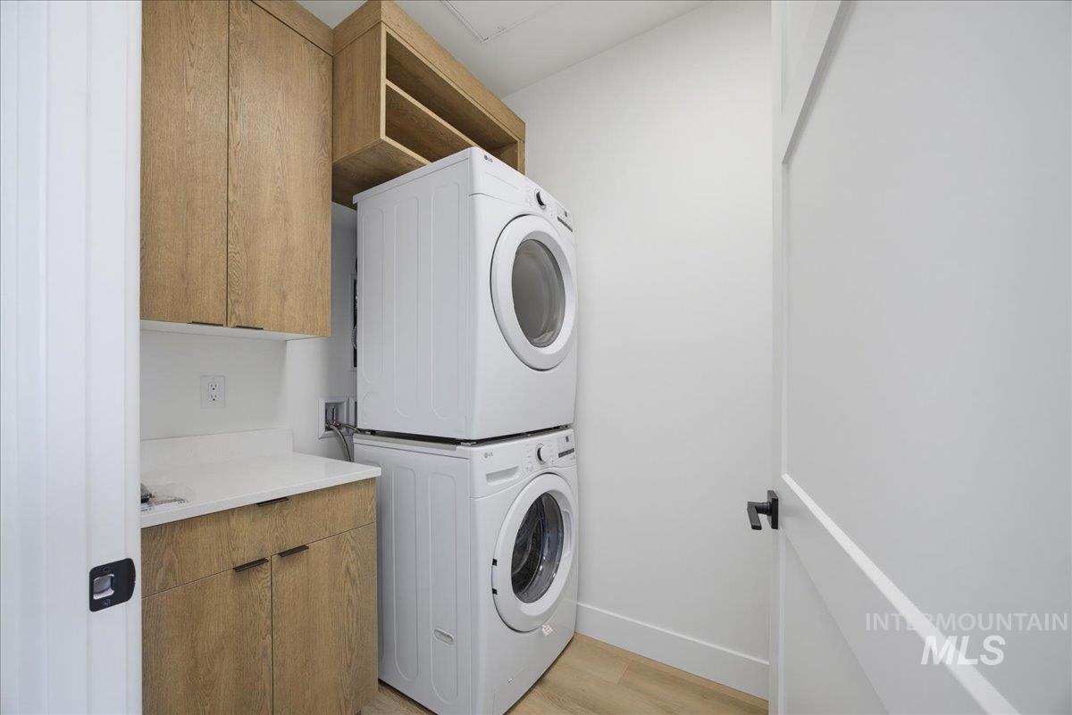 55 E State St Property Photo 20