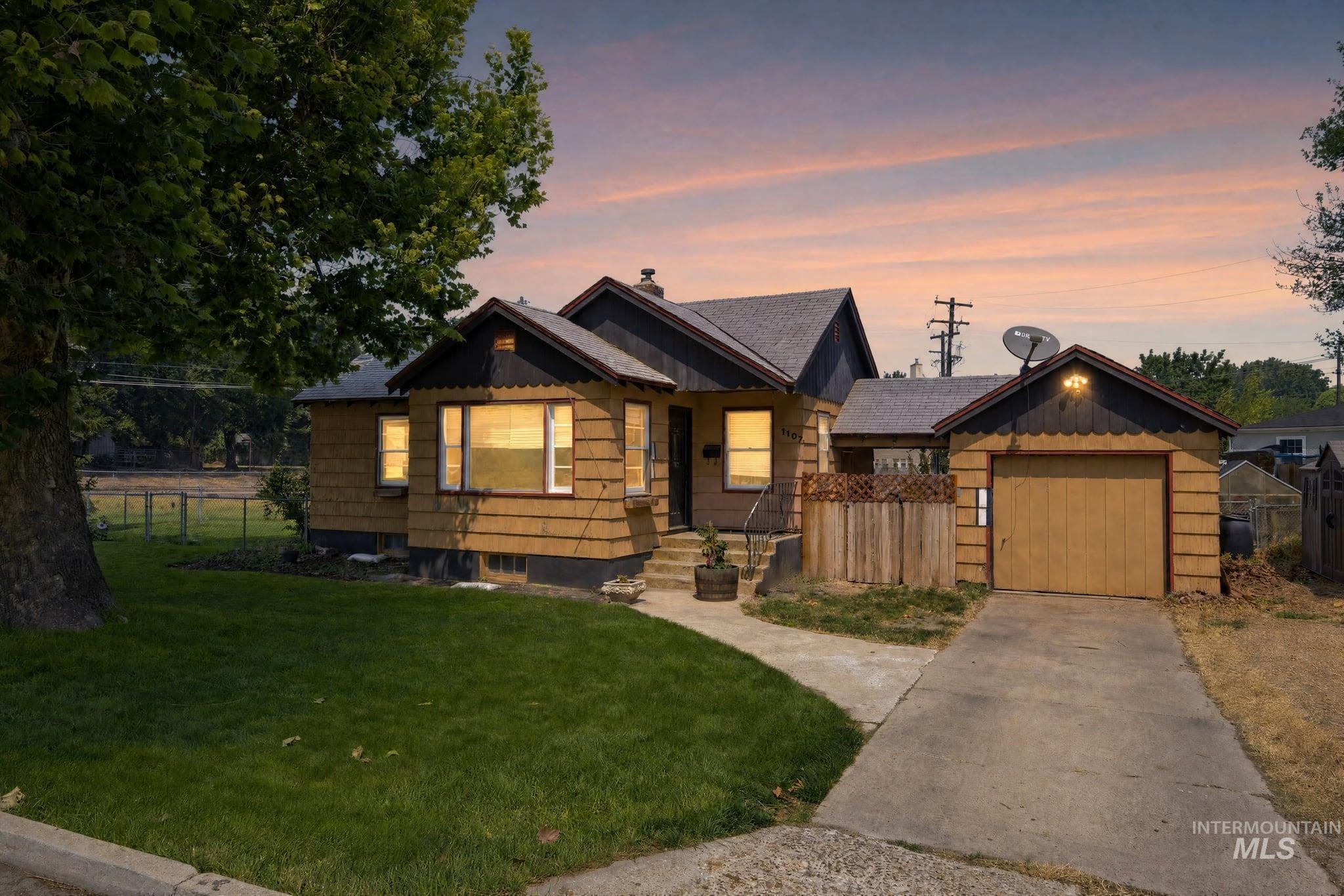 1107 E Logan Street Property Photo 1