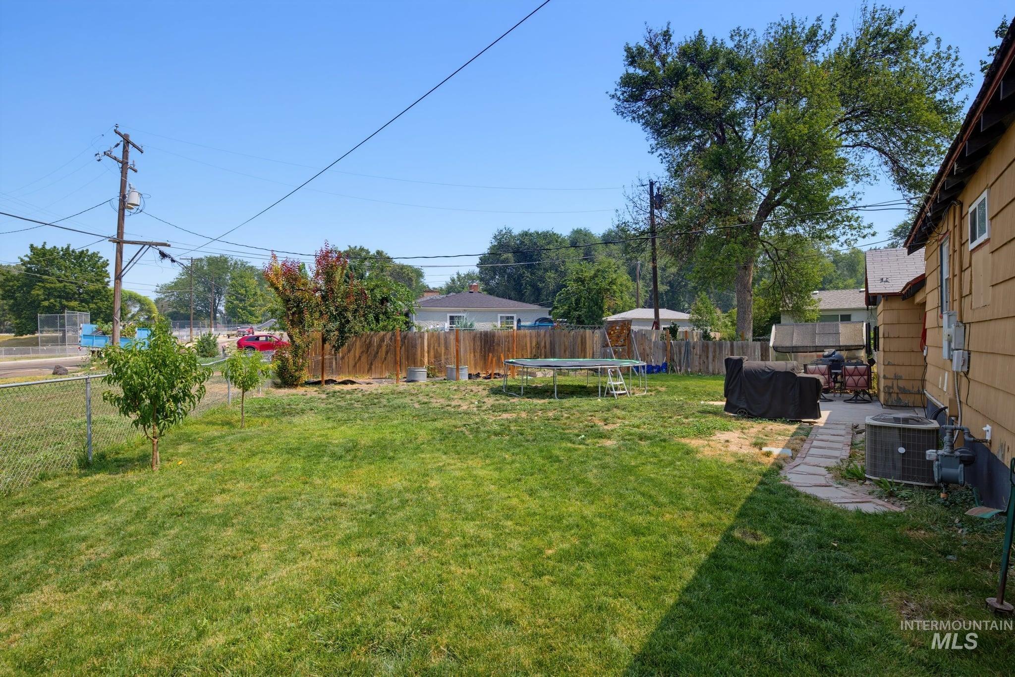 1107 E Logan Street Property Photo 8