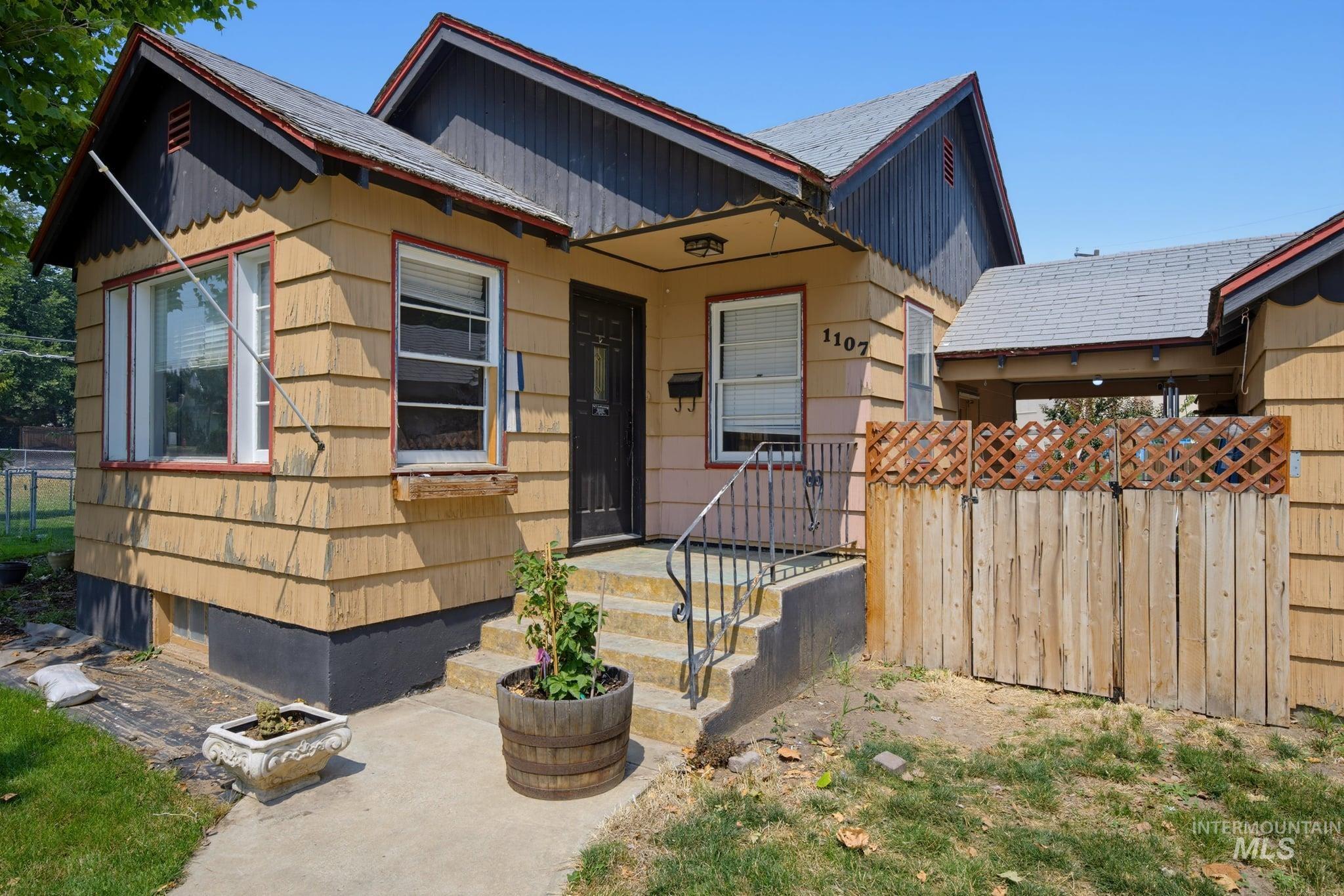1107 E Logan Street Property Photo 10