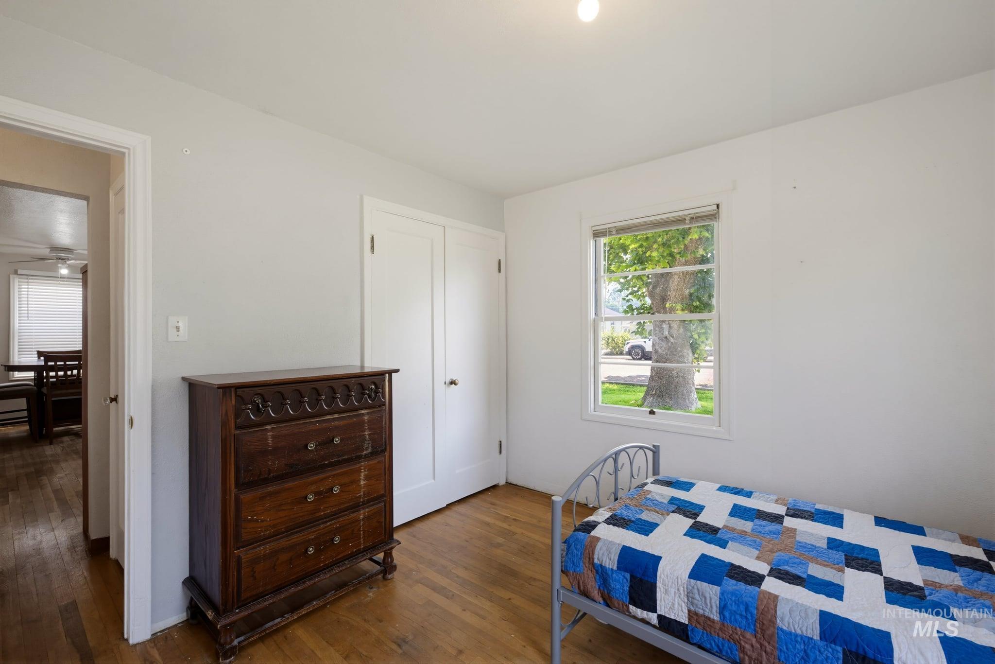 1107 E Logan Street Property Photo 12
