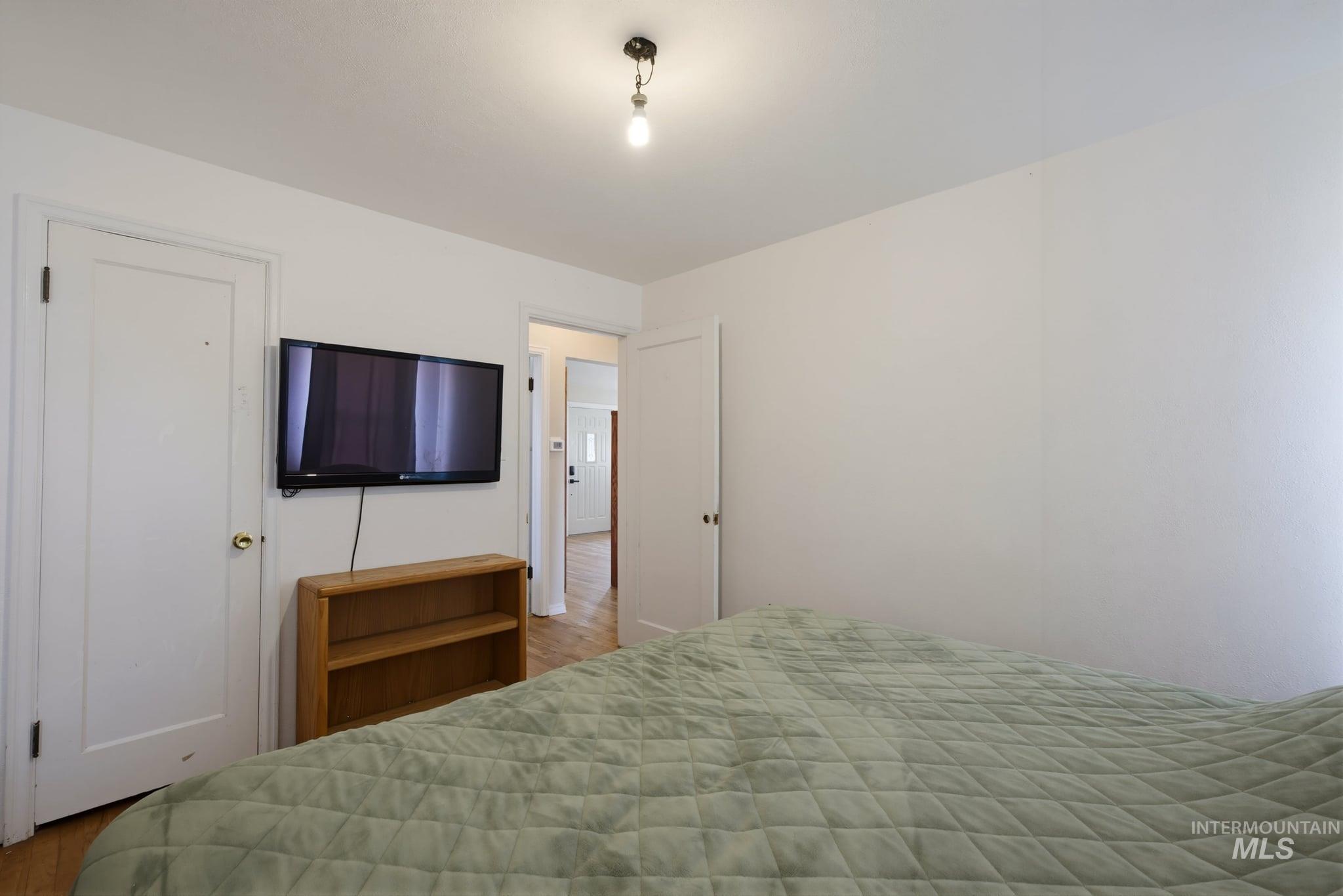 1107 E Logan Street Property Photo 14