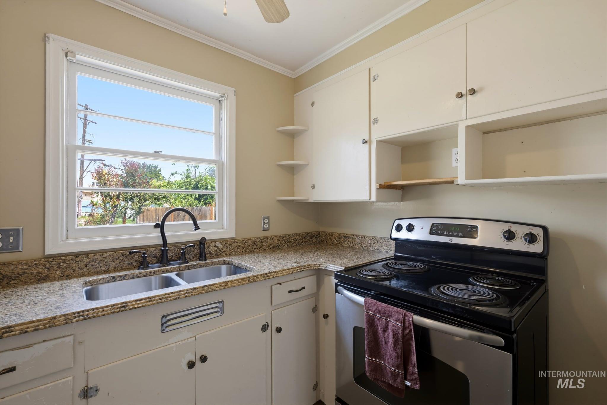 1107 E Logan Street Property Photo 23