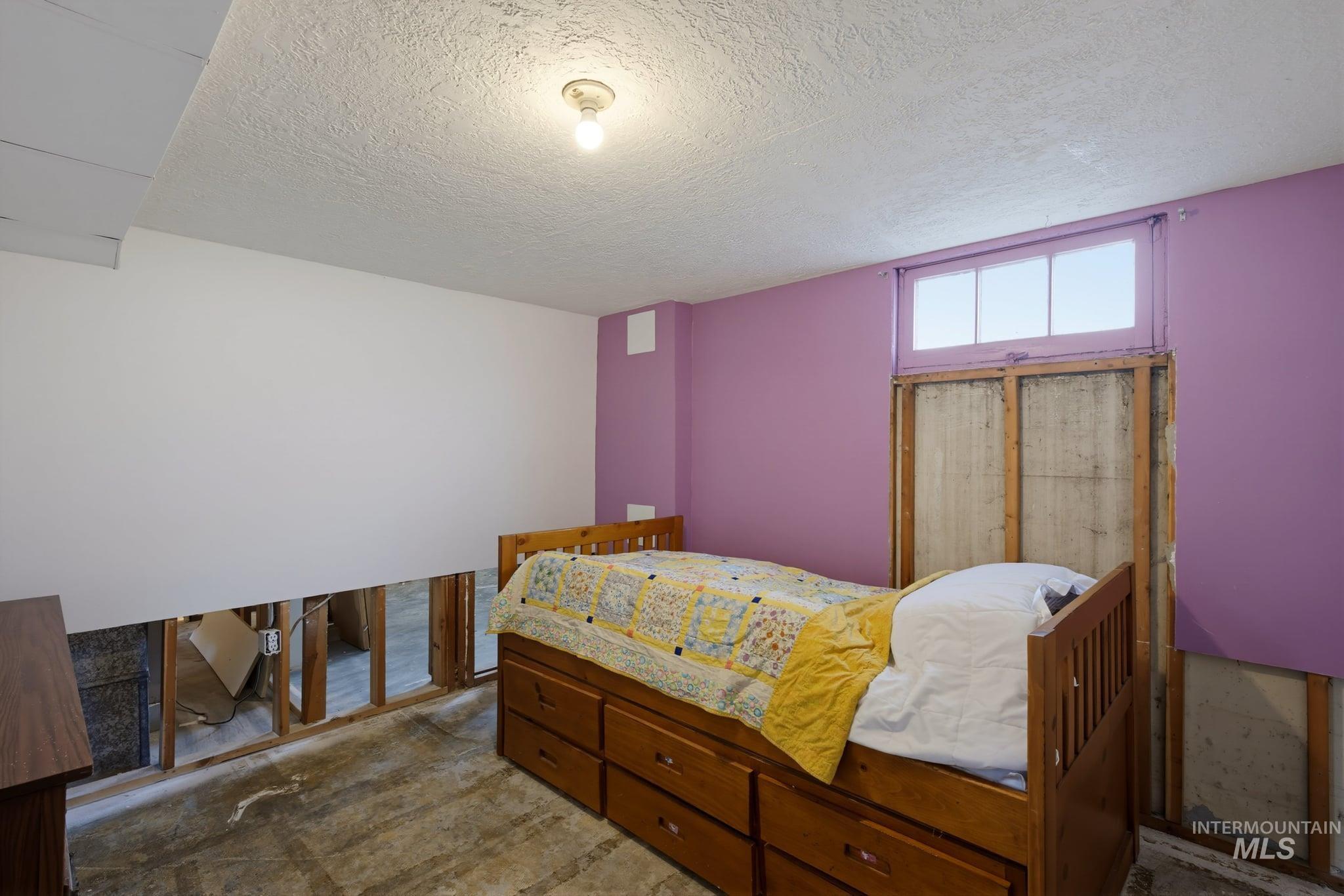 1107 E Logan Street Property Photo 29