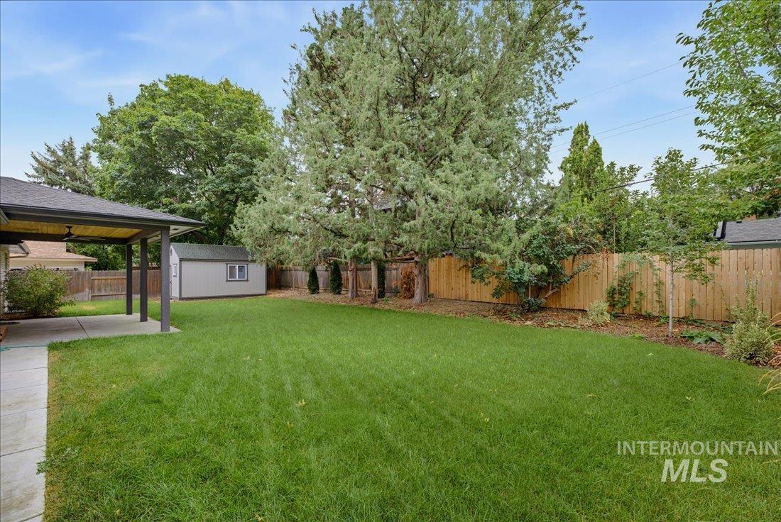 5231 N Sorrento Dr Property Photo 41