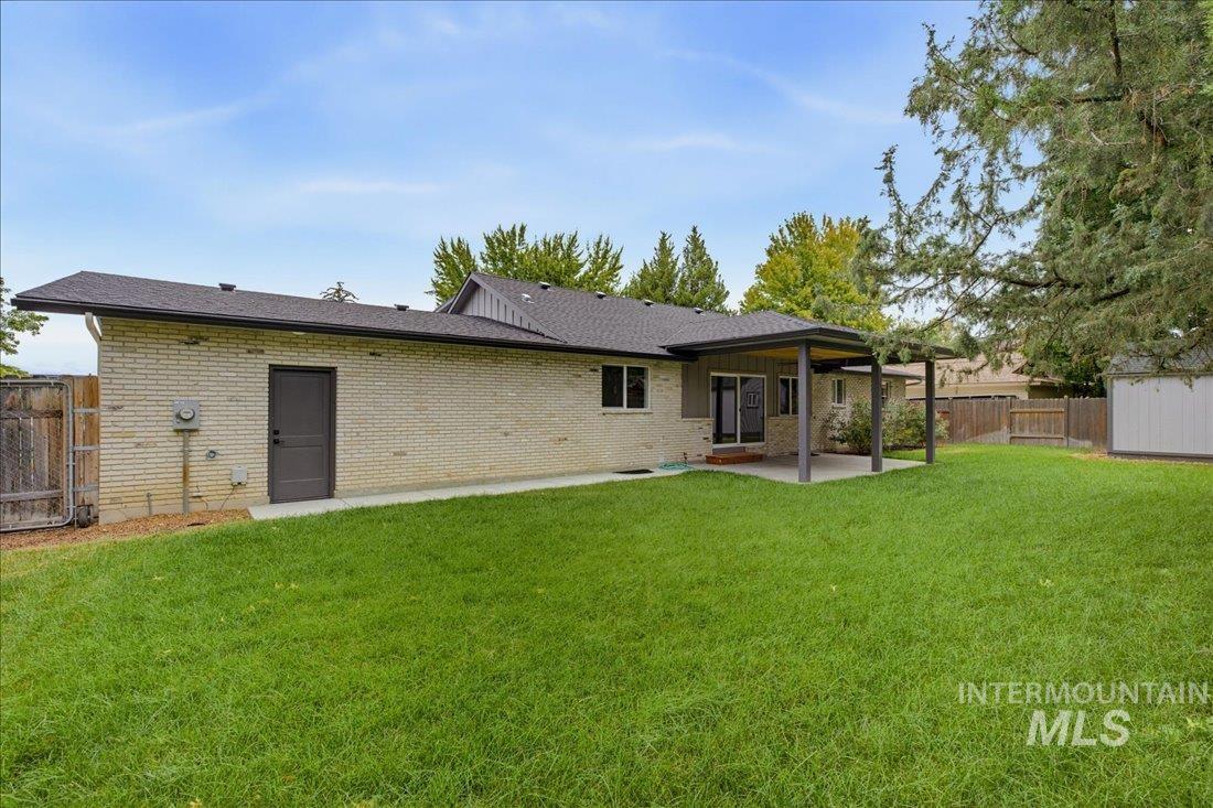 5231 N Sorrento Dr Property Photo 42