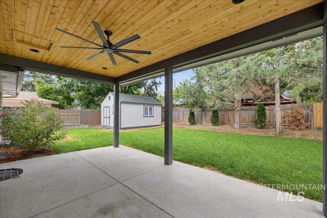 5231 N Sorrento Dr Property Photo 46