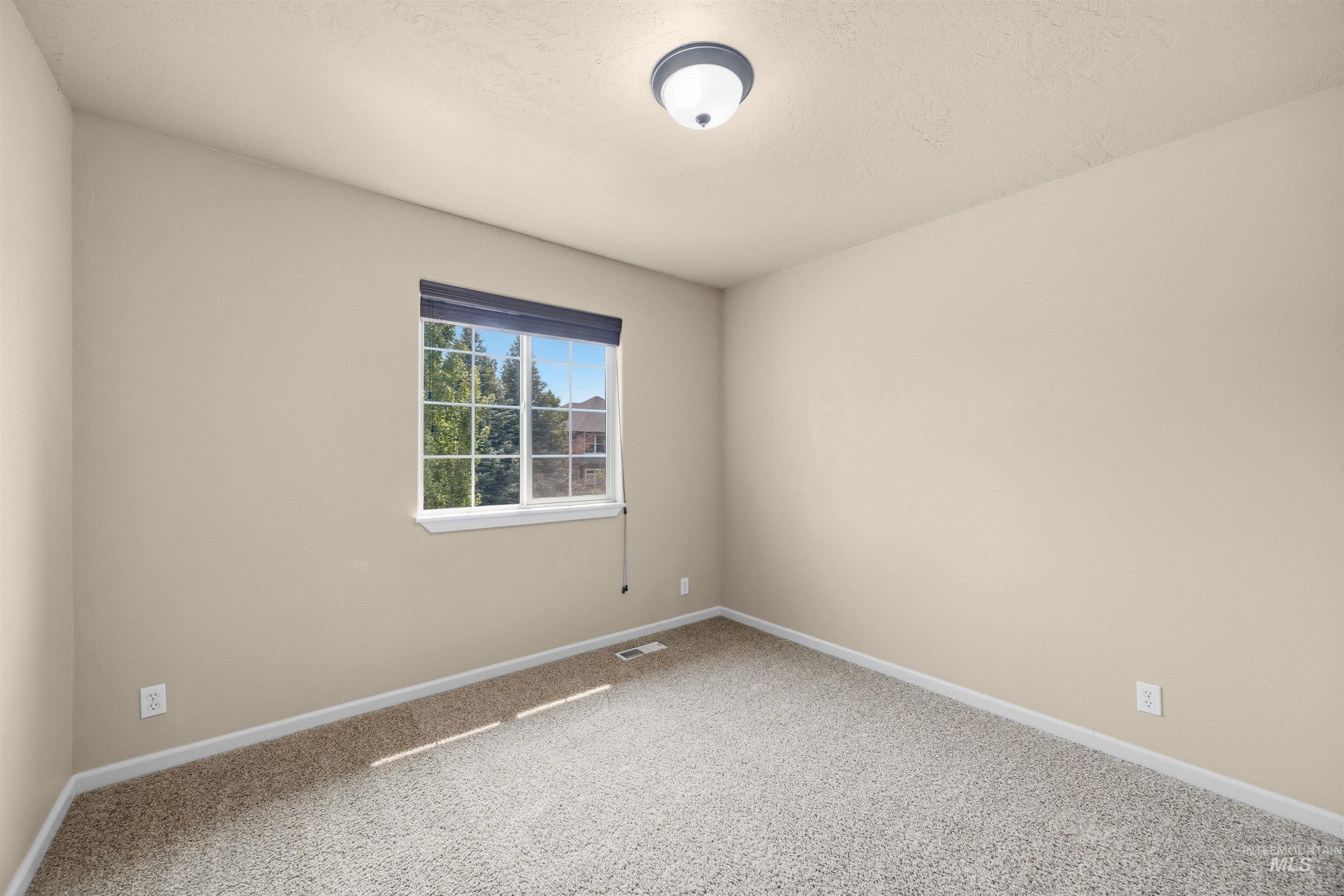 2548 E Omera Street Property Photo 32