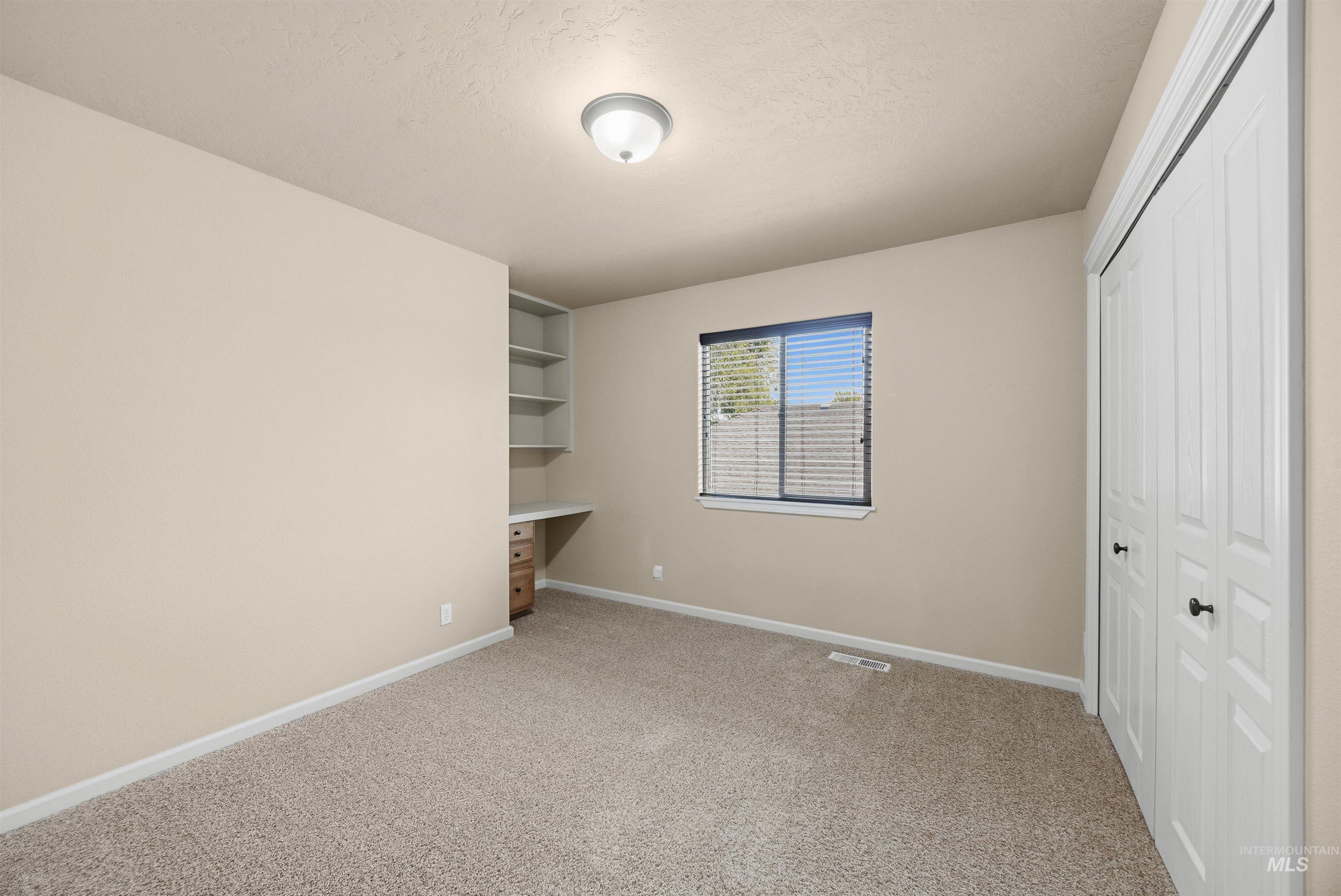 2548 E Omera Street Property Photo 35