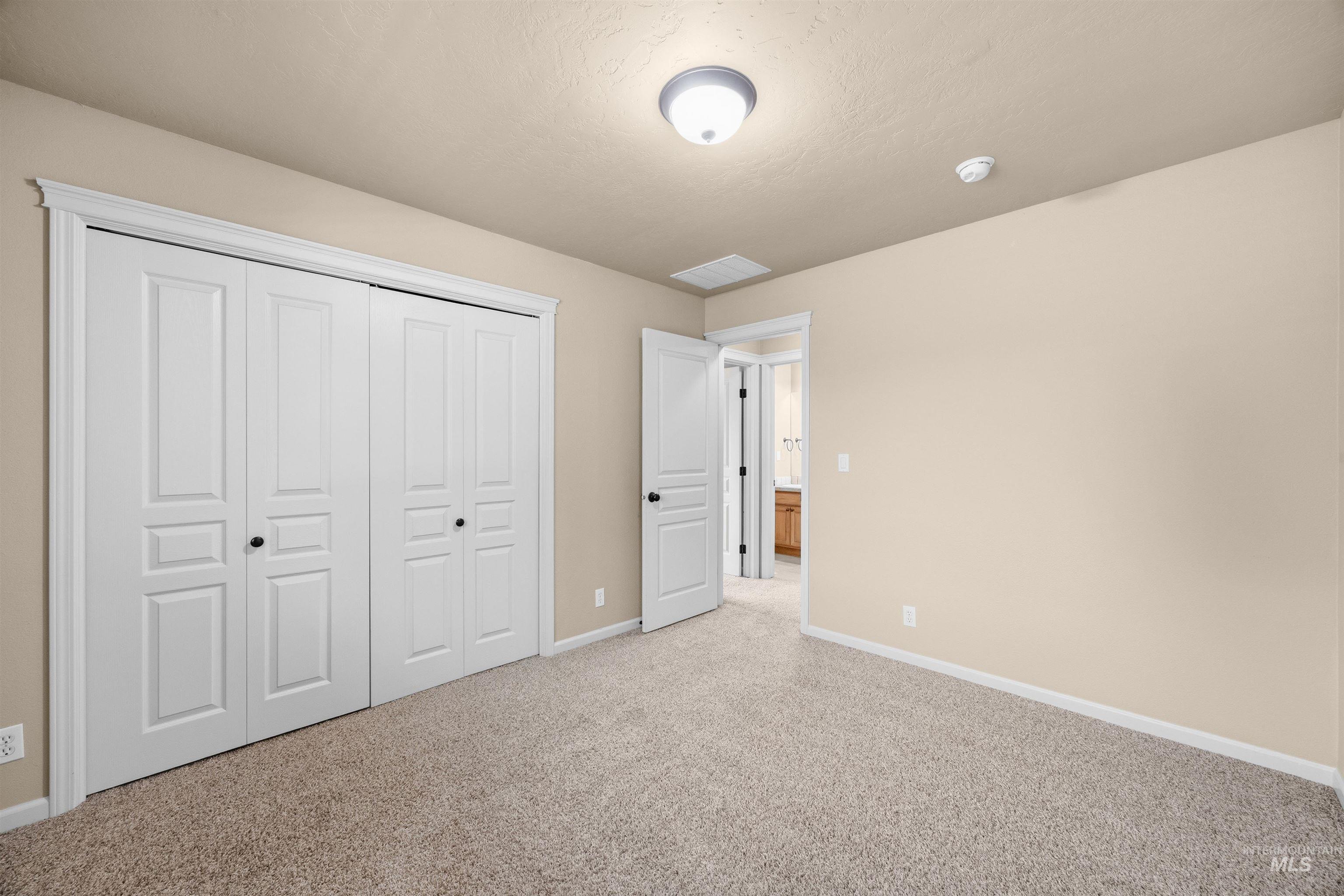 2548 E Omera Street Property Photo 36