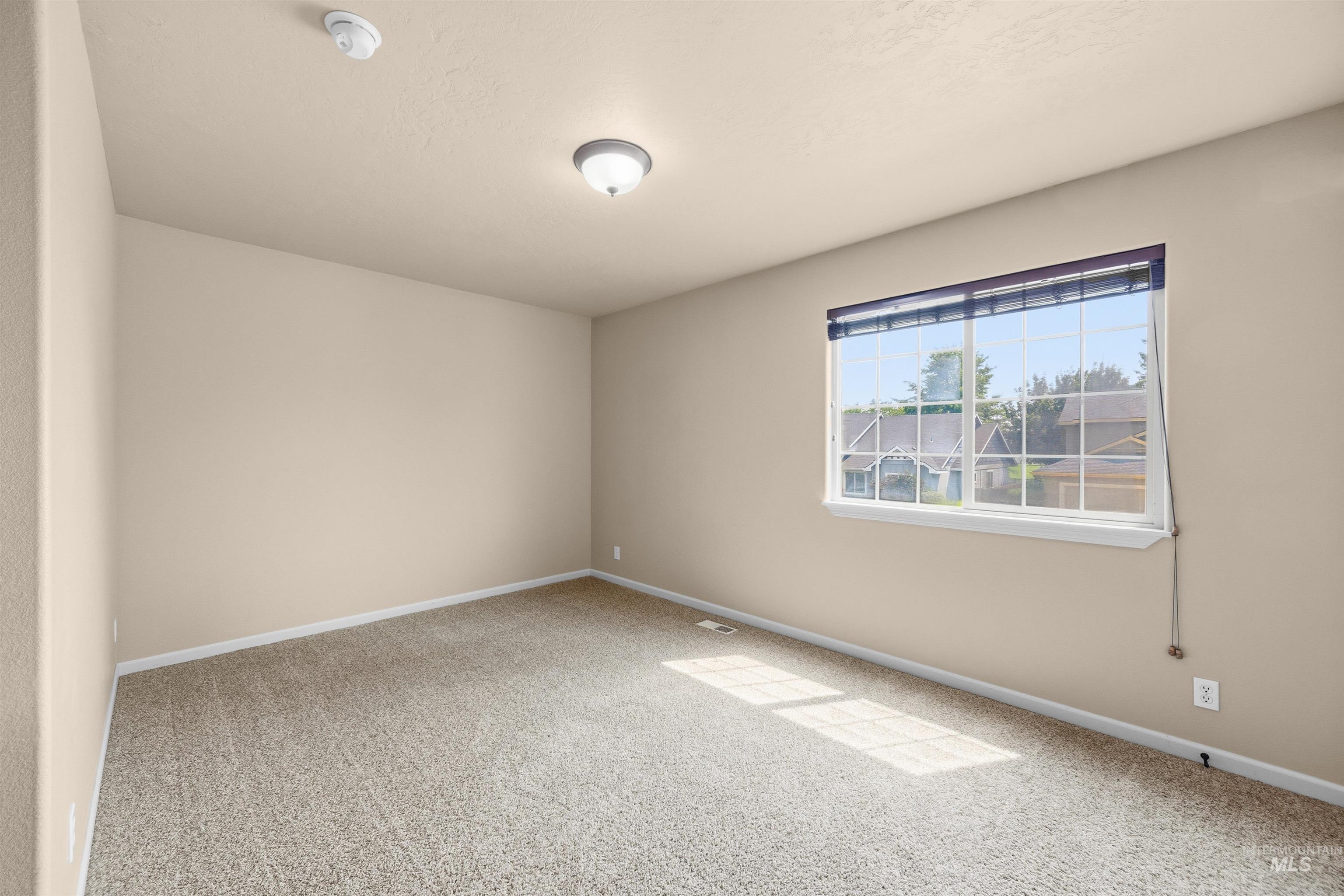 2548 E Omera Street Property Photo 38