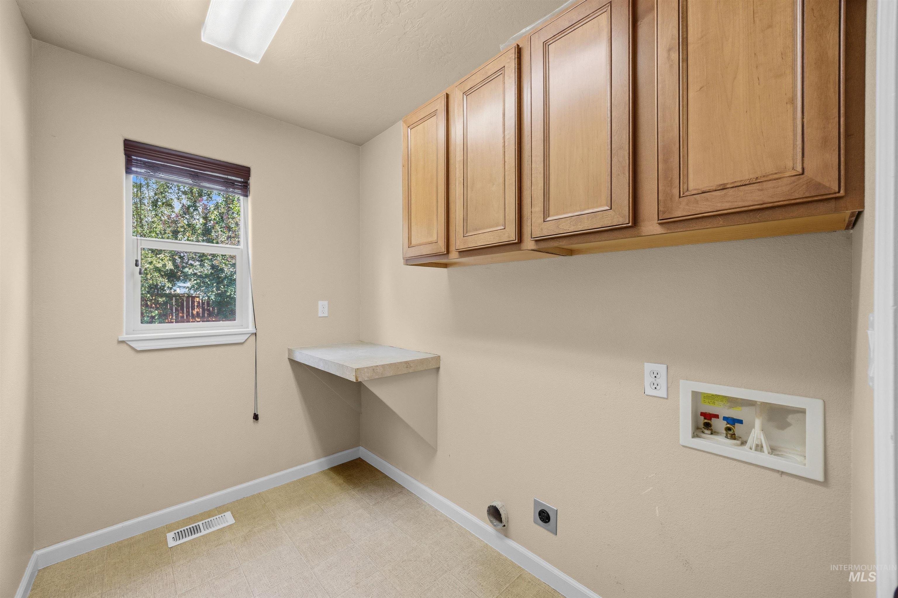 2548 E Omera Street Property Photo 40