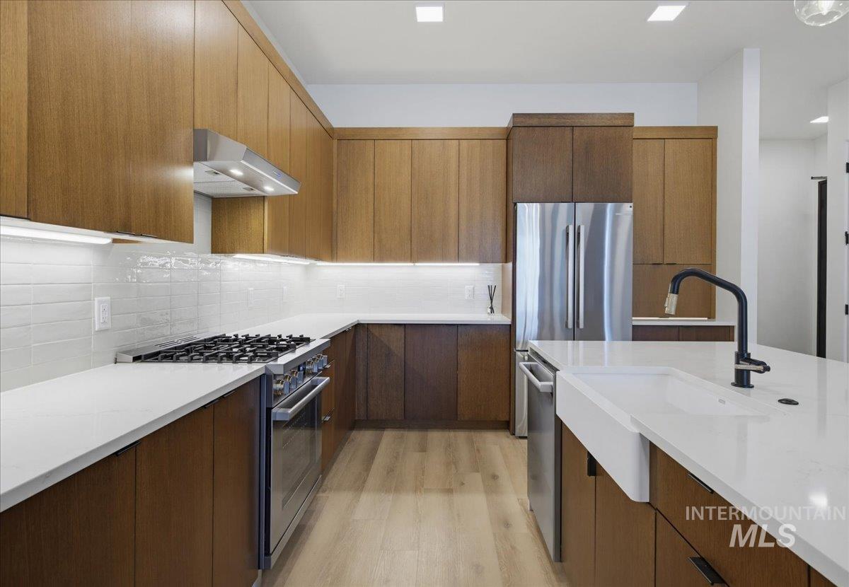 55 E State St Property Photo 8
