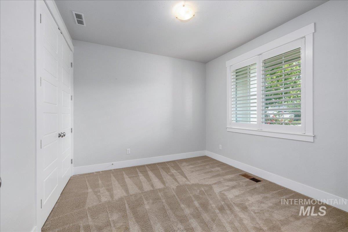 5893 N Vicenza Ave Property Photo 7