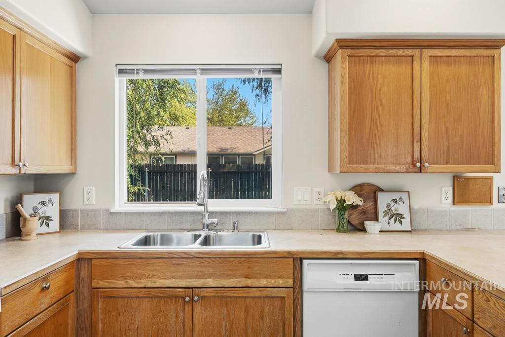 7710 N Dodgin Ave Property Photo 17