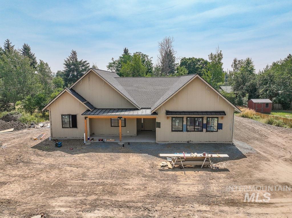 1062 N Mountain View Property Photo 1