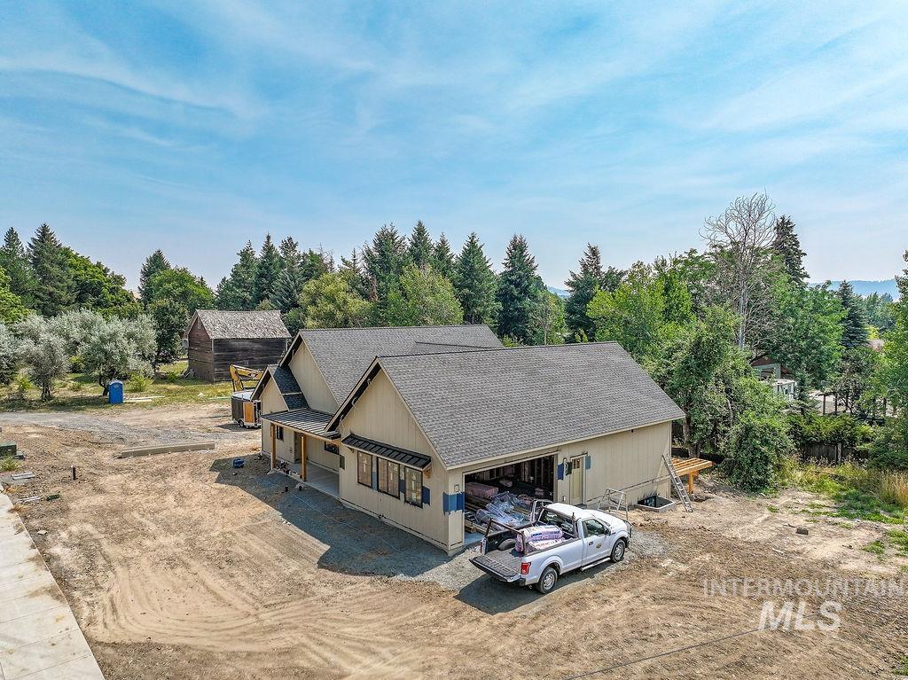 1062 N Mountain View Property Photo 2